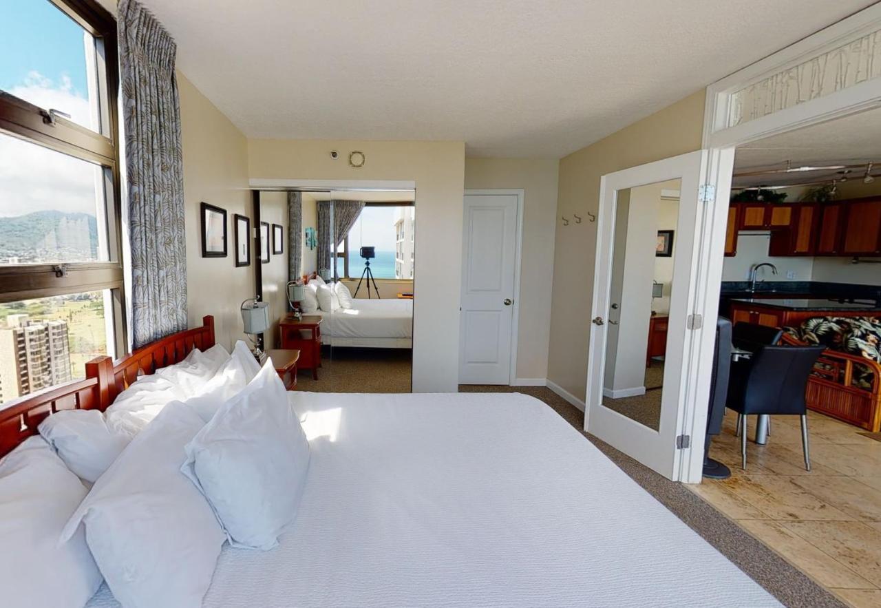Sea View Condos At The Waikiki Banyan - Free Parking! Honolulu Exterior foto
