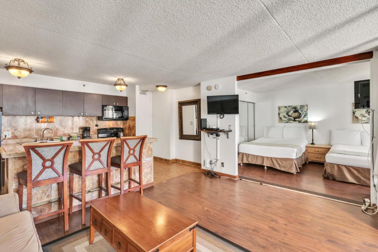 Sea View Condos At The Waikiki Banyan - Free Parking! Honolulu Exterior foto