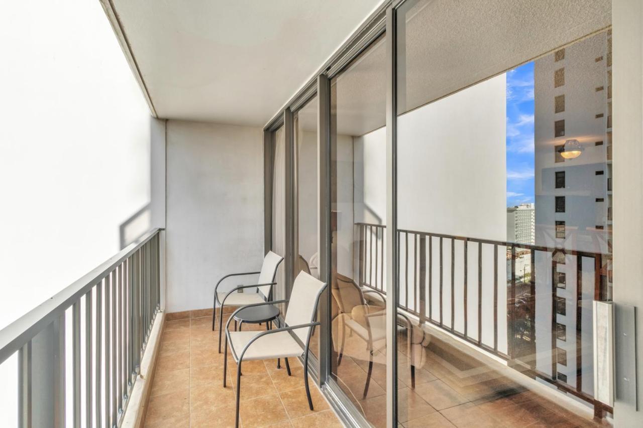 Sea View Condos At The Waikiki Banyan - Free Parking! Honolulu Exterior foto